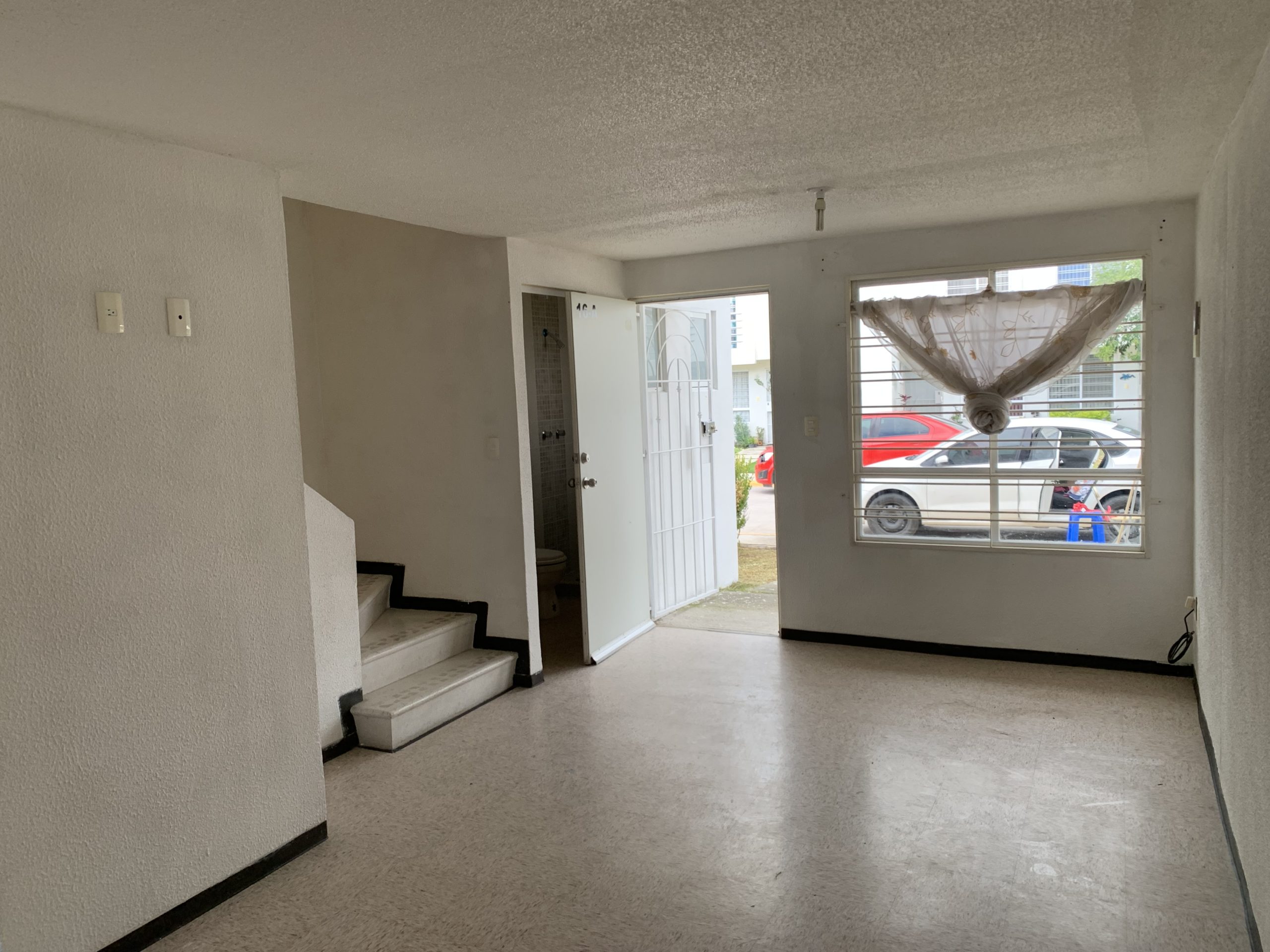 Casa seminueva en Los Héroes Tizayuca, 3 recámras, acepto créditos. - Image 4